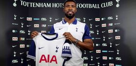 Mercado oficial: Tottenham anuncia central 'desviado' ao Wolves