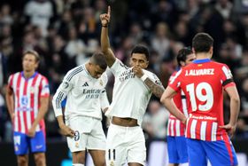 Rodrygo fez o que quis de Galán e marcou ao Atlético Madrid (vídeo)