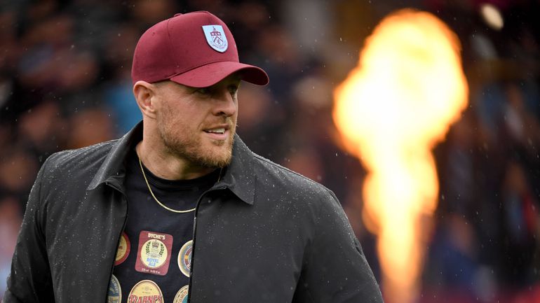 Guarda-redes do Burnley quase tirava antiga estrela da NFL da reforma