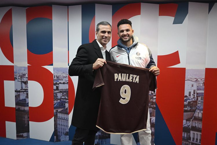 Olha que dois: Pauleta e Gonçalo Ramos, antigo e atual avançados do PSG (foto PSG)