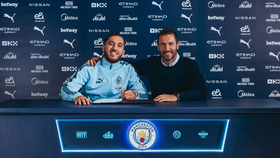 Mercado oficial: Hugo Viana apresenta novo reforço de peso para Guardiola