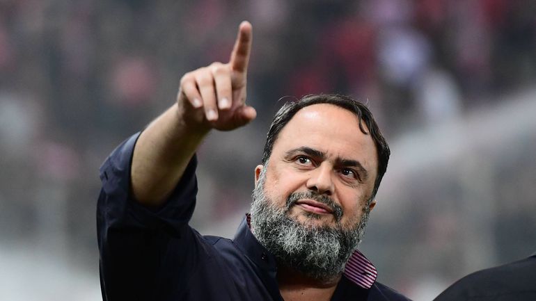 Dono do Rio Ave afasta-se do Nottingham Forest