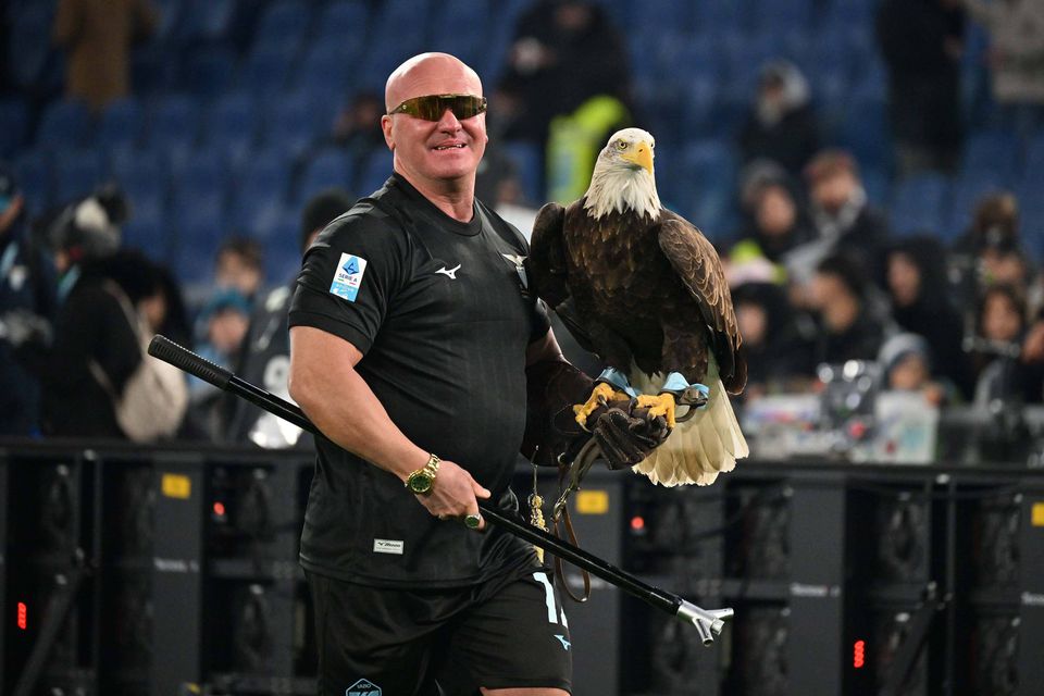 Lazio despeja falcoeiro ex-Benfica que mostrou prótese peniana