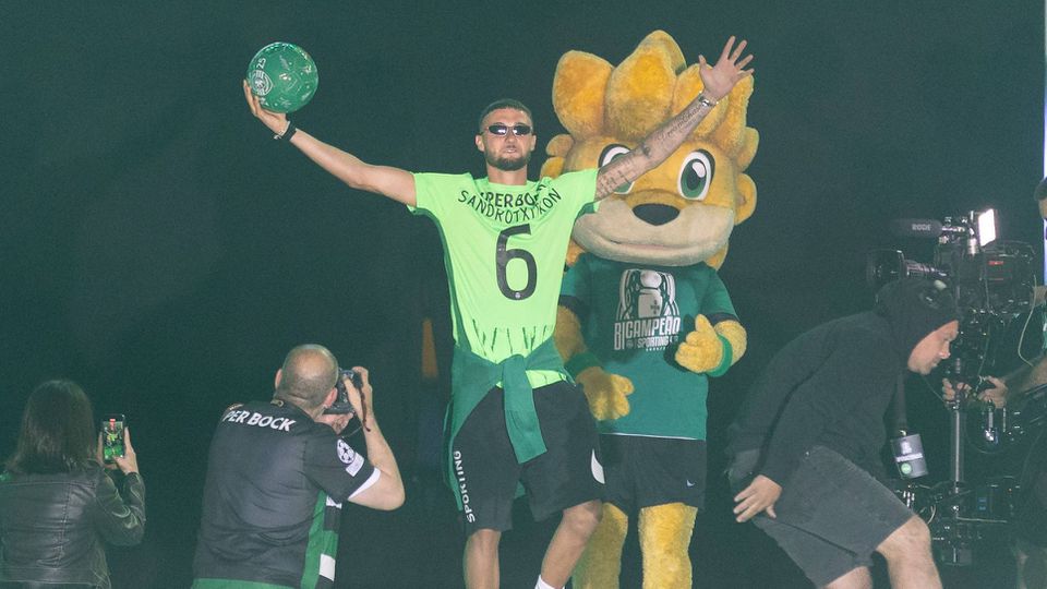 Zeno Debast a fazer a festa no Marquês