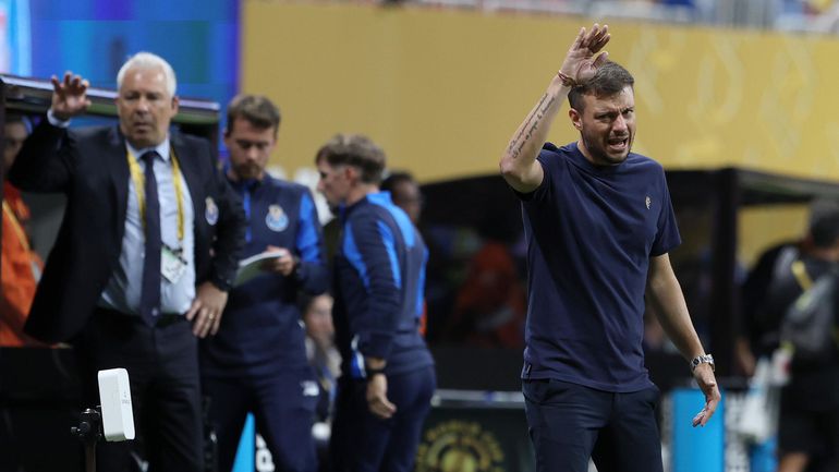 SONDAGEM: Anselmi tem condições para continuar no FC Porto?