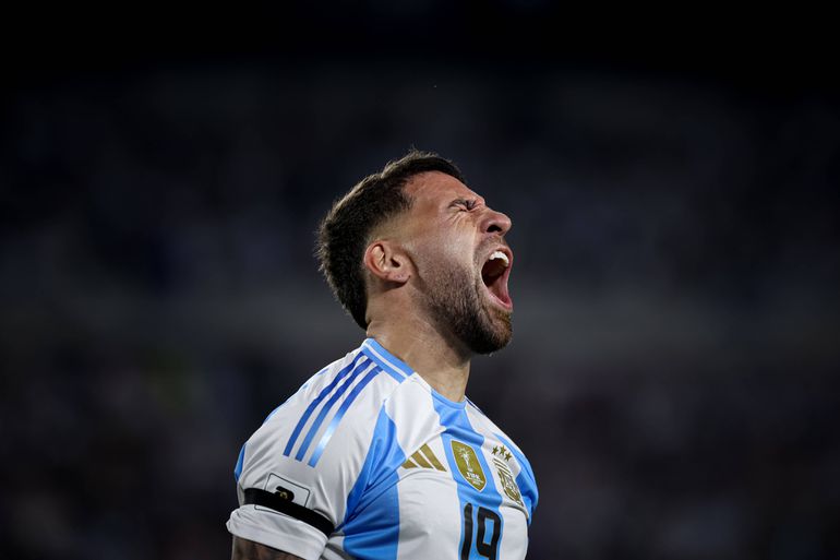 Felipe Melo é 'reforço' do Brasil contra Otamendi