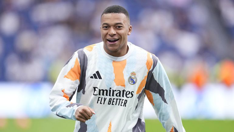 Mbappé acelera para o Salzburgo, mas continua em dúvida