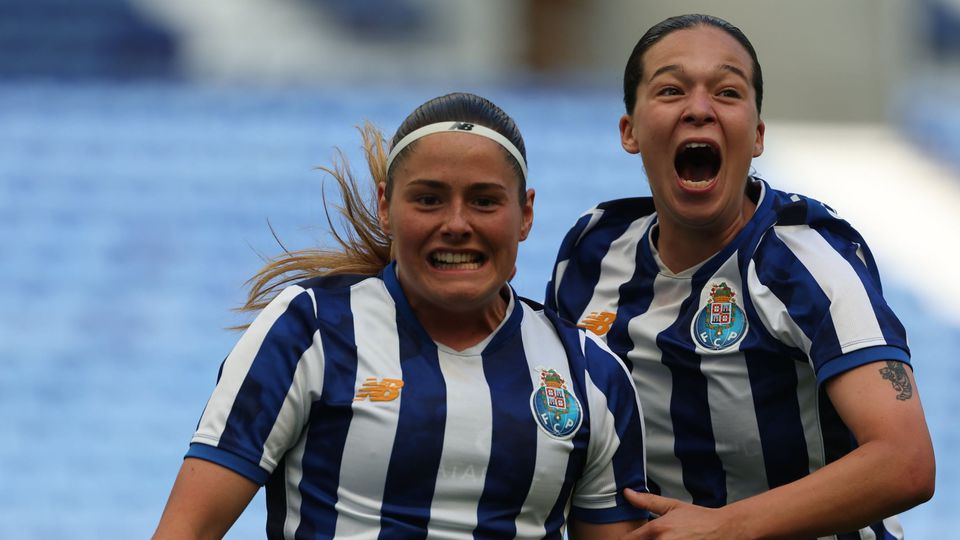 À boleia de Khudyakova, portistas goleiam e ficam com a mão no título (crónica)
