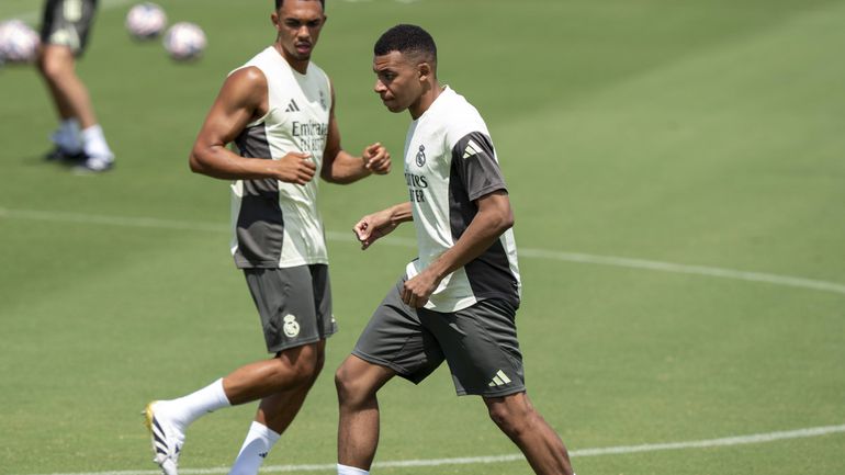 Mbappé está recuperado e de regresso aos treinos do Real Madrid