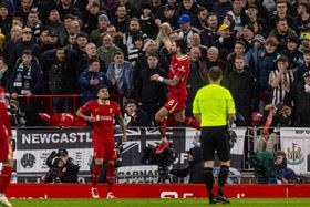 Tudo Fácil! Szoboszlai passa à baliza para o primeiro do Liverpool (vídeo)