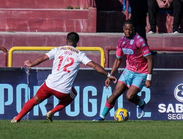 Gil Vicente: central francês que tem estado em destaque na Liga 2 a caminho