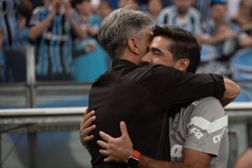 Renato Gaúcho 'dispara': «Quais foram os treinadores portugueses vitoriosos aqui no Brasil?»