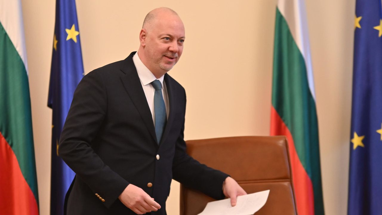 Вижте какви решения ще взема кабинетът "Желязков" утре
