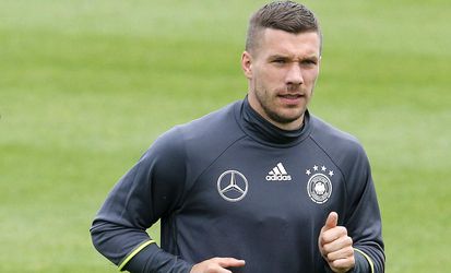 Kolín Haie o krok bližšie k záchrane v DEL, klubu výrazne pomohol Lukas Podolski