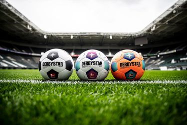 Ako za starých čias! Bundesliga odštartuje v retro štýle s loptou ako z 60. rokov