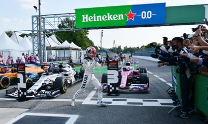 Veľka cena Talianska: Šokujúci triumf Pierra Gaslyho, Hamilton ďaleko za stupňom víťazov
