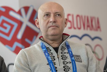 Šéfa SOV dojal ceremoniál, chváli stravu a páčia sa mu kórejské „Alpy“