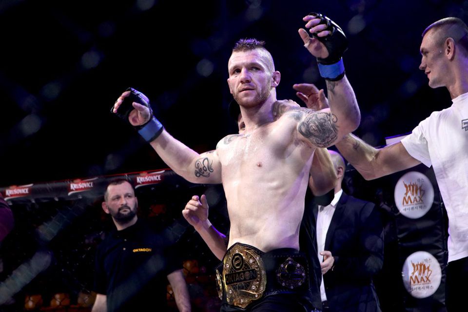 Samuel "Pirát" Krištofič sa teší zo zisku opasku MMA OKTAGON - Výzva 2.
