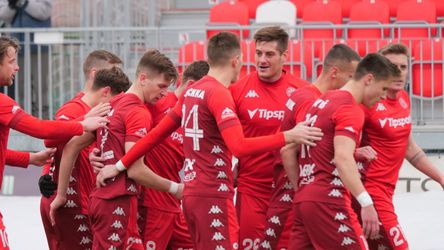 Liptovský Mikuláš hladko zdolal Malženice a je prvý, považské derby museli odložiť