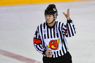 Šialený týždeň! Peter Stano odpískal 435 minút v play-off, pracuje v jadrovej elektrárni