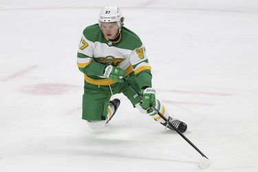 Minnesota bude mať ťažkosti v boji o play-off. Najproduktívnejší hráč sa zranil