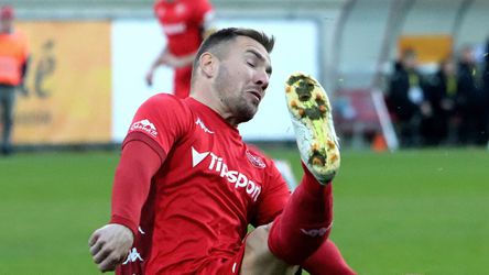 Rezerva Slovana pripomenula áčko. Po polčase prehrávala o 5 gólov, skóroval i Jendrišek