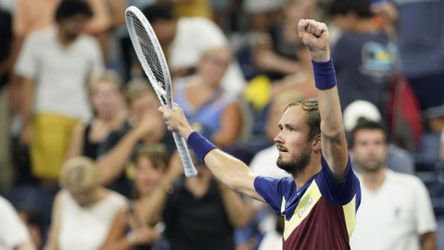 ATP Šanghaj: Medvedev prekvapivo vypadol v 3. kole, nad jeho sily bol Korda