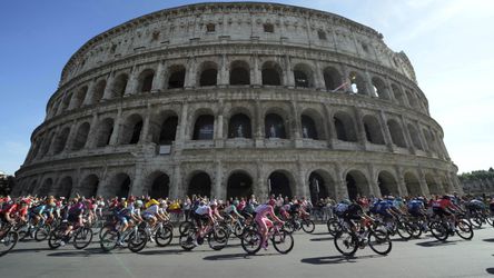 Giro so štartom na Balkáne bez jasného favorita. Cyklisti pôjdu Vatikánom možno počas konkláve