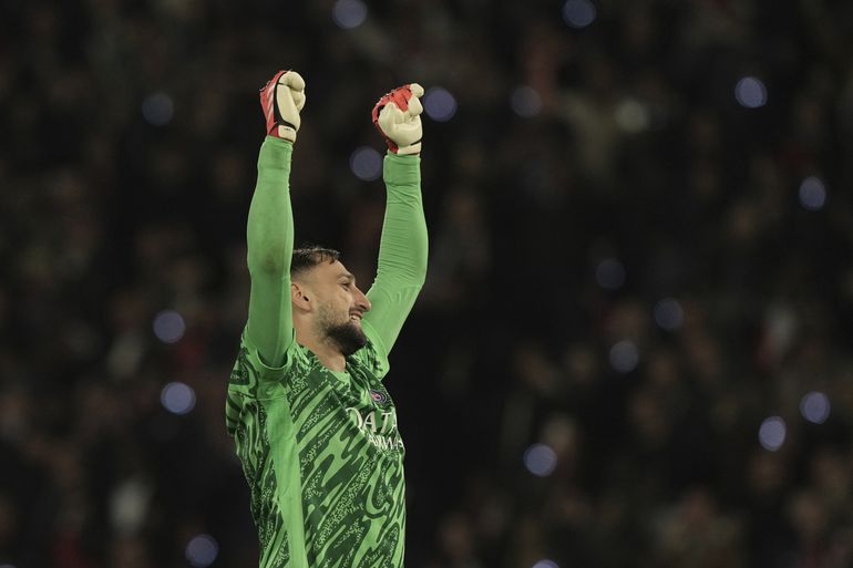 Tréner Arsenalu už nevie, čo viac musí urobiť pre postup. Vyzdvihol hrdinu v bráne PSG