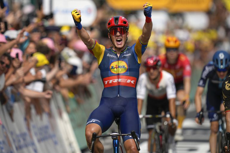 Giro d´Italia: Pedersen ovládol úvodnú etapu, v Albánsku rozhodoval záverečný špurt