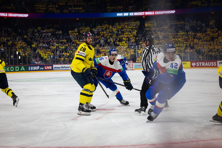 Prvý zápas Slovenska na MS v hokeji 2025 objektívom ŠPORT.sk. Pozrite si najlepšie zábery