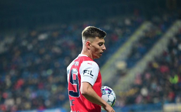 Na Slaviu to ani v tejto sezóne nebude. Michal Tomič strávi ďalší ročník na hosťovaní