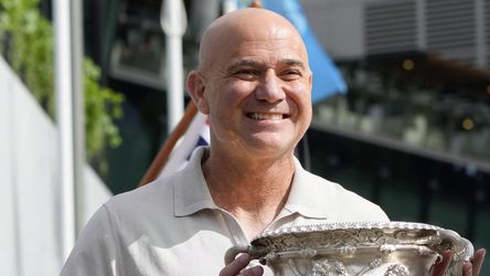 Legendárny Agassi sa chystá na profesionálny turnaj. Nie však v tenise