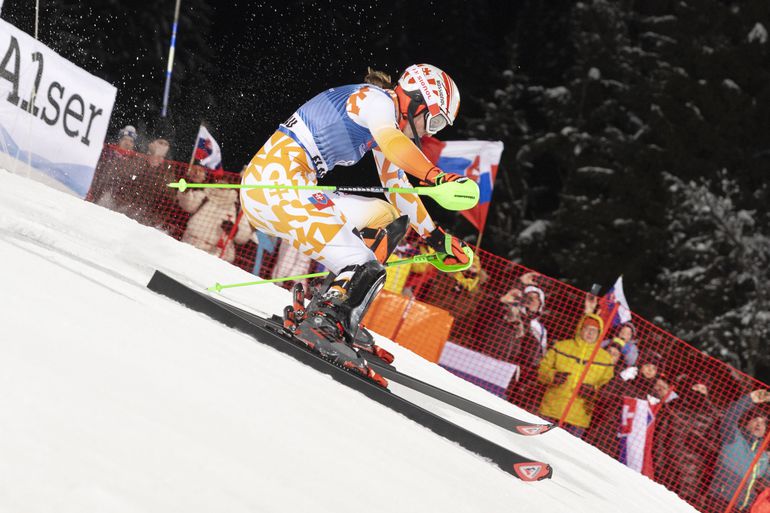Obrovská smola! Petra Vlhová dnes nedokončila obrovský slalom v Jasnej, transportoval ju vrtuľník