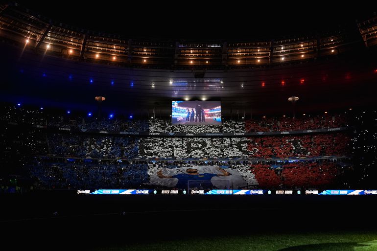 Diváci v Paríži hajlovali. Polícia zatkla viacerých fanúšikov po zápase domácich s Francúzskom