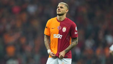 Galatasaray obhájil titul, ich mestský rival Fenerbahce napriek debaklu len smúti