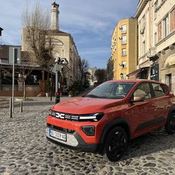 Dačija Spring: Vozili smo mali električni automobil. Ovo su prvi utisci o EV modelu koji košta koliko i Logan