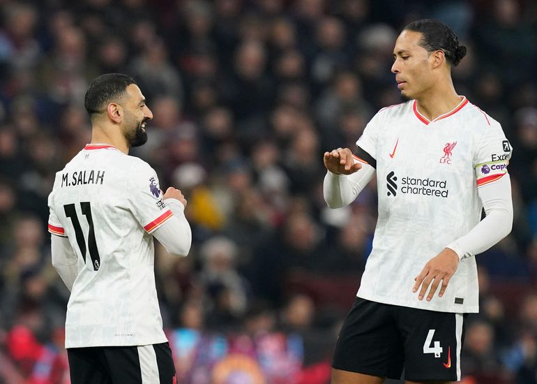 Mohamed Salah i Virdžil van Dajk na utakmici Premijer lige Aston Vila - Liverpul