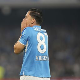 SERIJA A Proključao "Maradona": Napoli se mučio i evroglom vratio Inter na drugo mesto u ludom finišu sezone! /VIDEO/