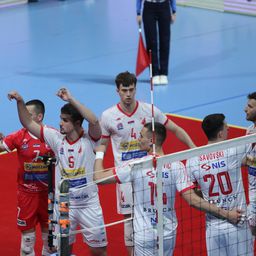 Radnički vodio 2:0, pa “vratio poklon” Vojvodini: Novosađani spasili tri meč lopte i ostali u životu!